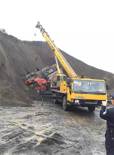 富川上犹道路救援